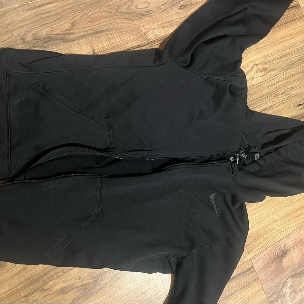 Black Nike therma-fit Hoodie